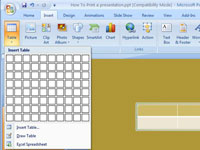 Kā pievienot apmales PowerPoint 2007 slaidu tabulām