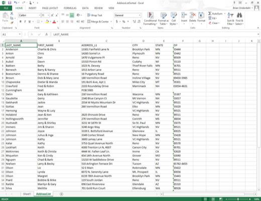 Kā ieslēgt izmaiņu izsekošanu Excel 2013 darbgrāmatās