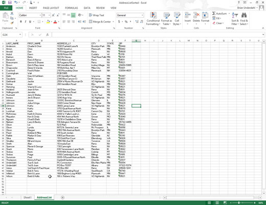 Teisaldage lehed ühest Excel 2013 töövihikust teise