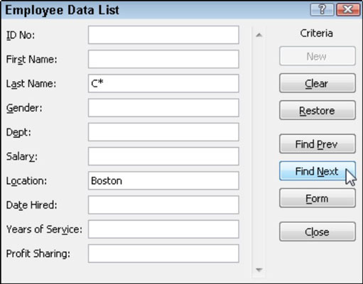 Kā atrast ierakstus Excel 2010 tabulā