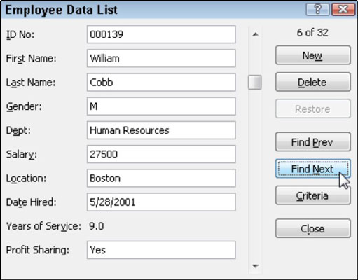 Hvordan finne poster i en Excel 2010-tabell