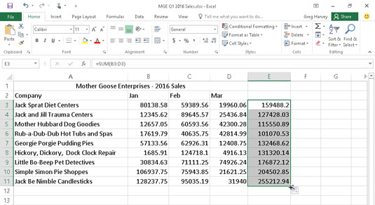 Autosumin käyttäminen Excel 2016:ssa