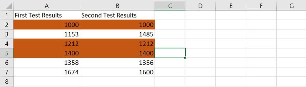 Sådan sammenlignes to kolonner i Excel