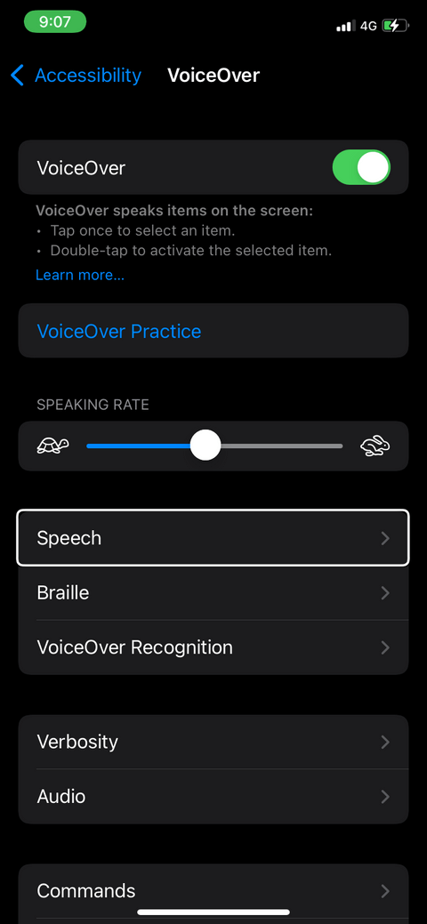 Hvernig á að ná tökum á VoiceOver eiginleikanum á iPhone