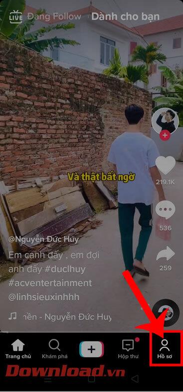 Pokyny na pripnutie videí TikTok do hornej časti stránky